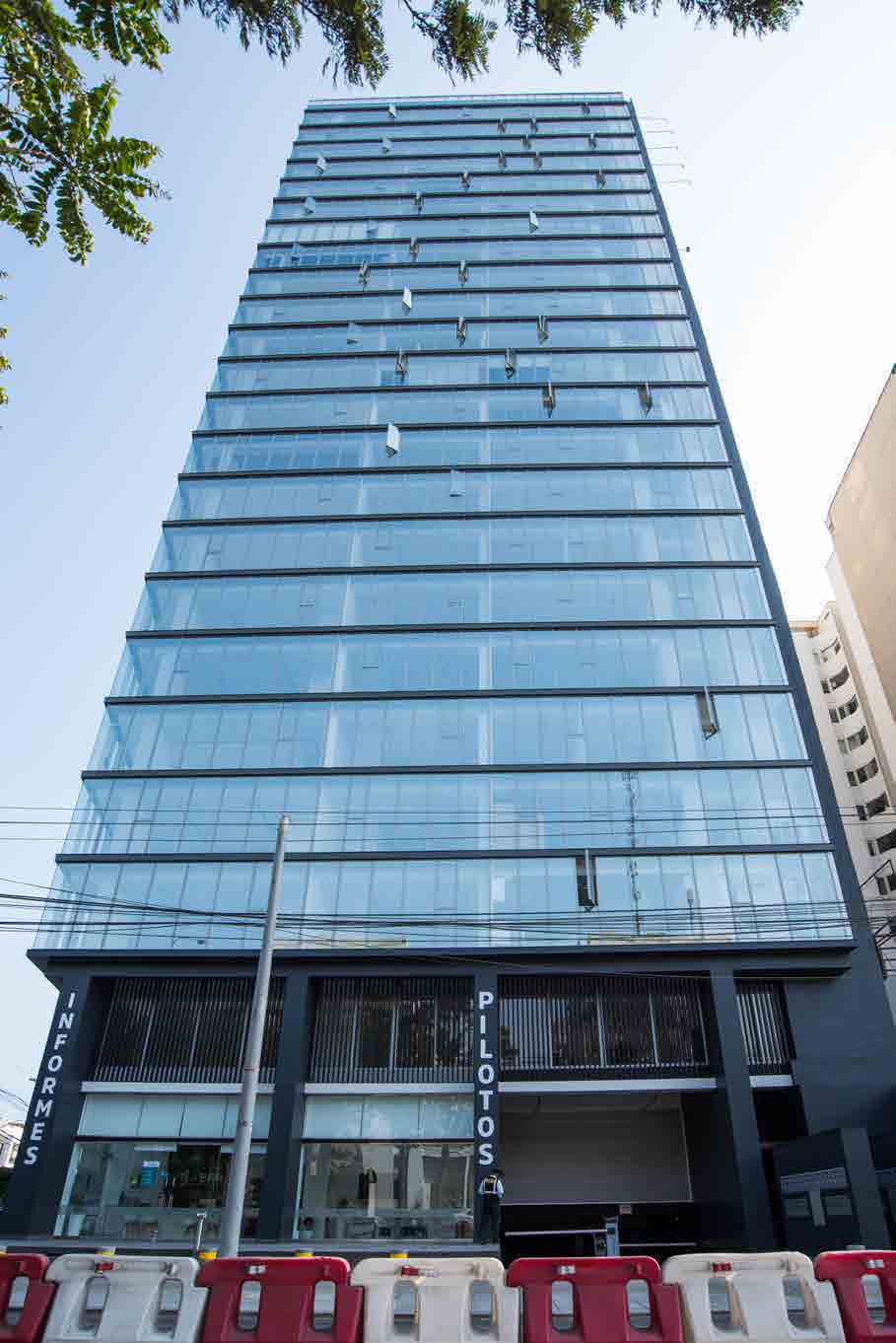 Fachada de la sede ROMICORP en Magdalena del Mar