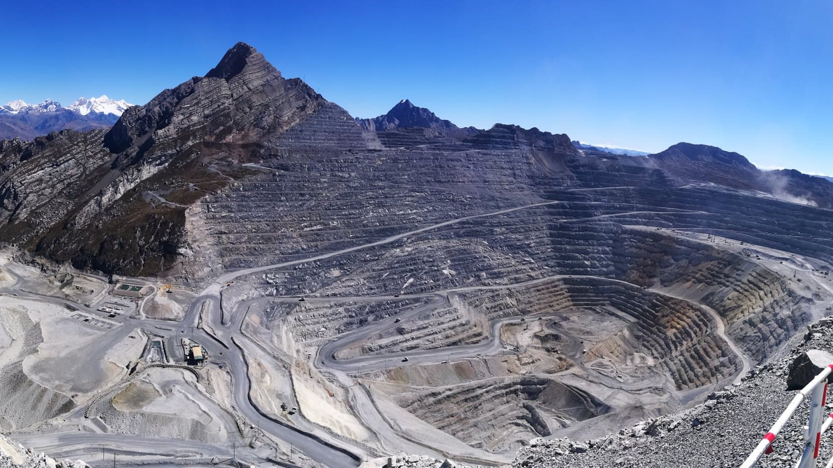 Proyecto minero en Perú como referencia de la escala de operación que puede atender ROMICORP